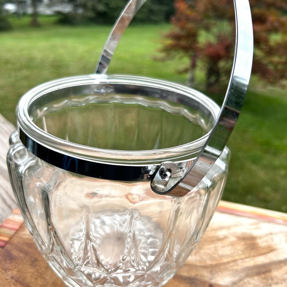 Vintage Mid Century Modern Clear Glass Ice Bucket With Lid - Picture 3 of 8